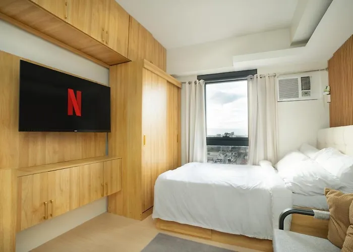 Fully Furnished Japandi Warm Retreat In Qc *