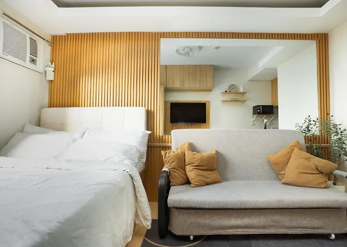 Fully Furnished Japandi Warm Retreat In Qc