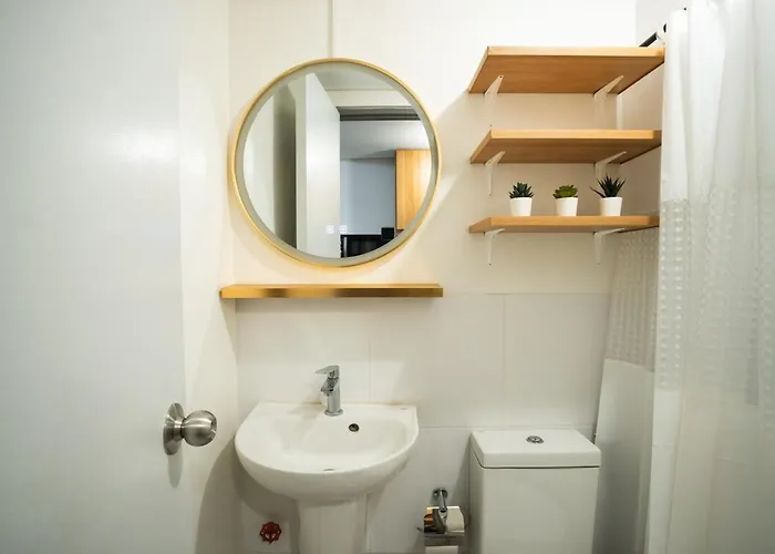 Fully Furnished Japandi Warm Retreat In Qc *