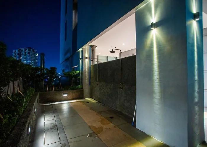 Fully Furnished Japandi Warm Retreat In Qc *