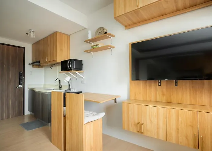 Fully Furnished Japandi Warm Retreat In Qc